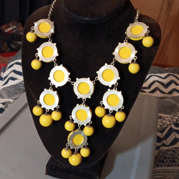 Flotera Ally with Acrylic Stone Design Necklace - Picture 8 of 8